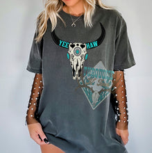 Load image into Gallery viewer, Yeehaw Skull Tshirt